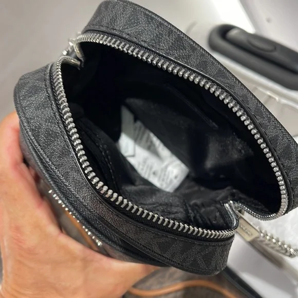 Michael Kors Jet Set Flight Crossbody Black NS - Picture 10 of 16